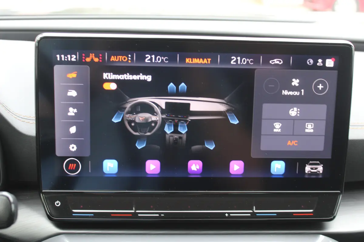 1.4 TSI e-Hybrid Essential l Adaptieve Cruise Control l PDC l Achteruitrijcamera l Stuur- en Stoelverwarming l Keyless l Navi l Clima l Apple Carplay/ Android Auto
