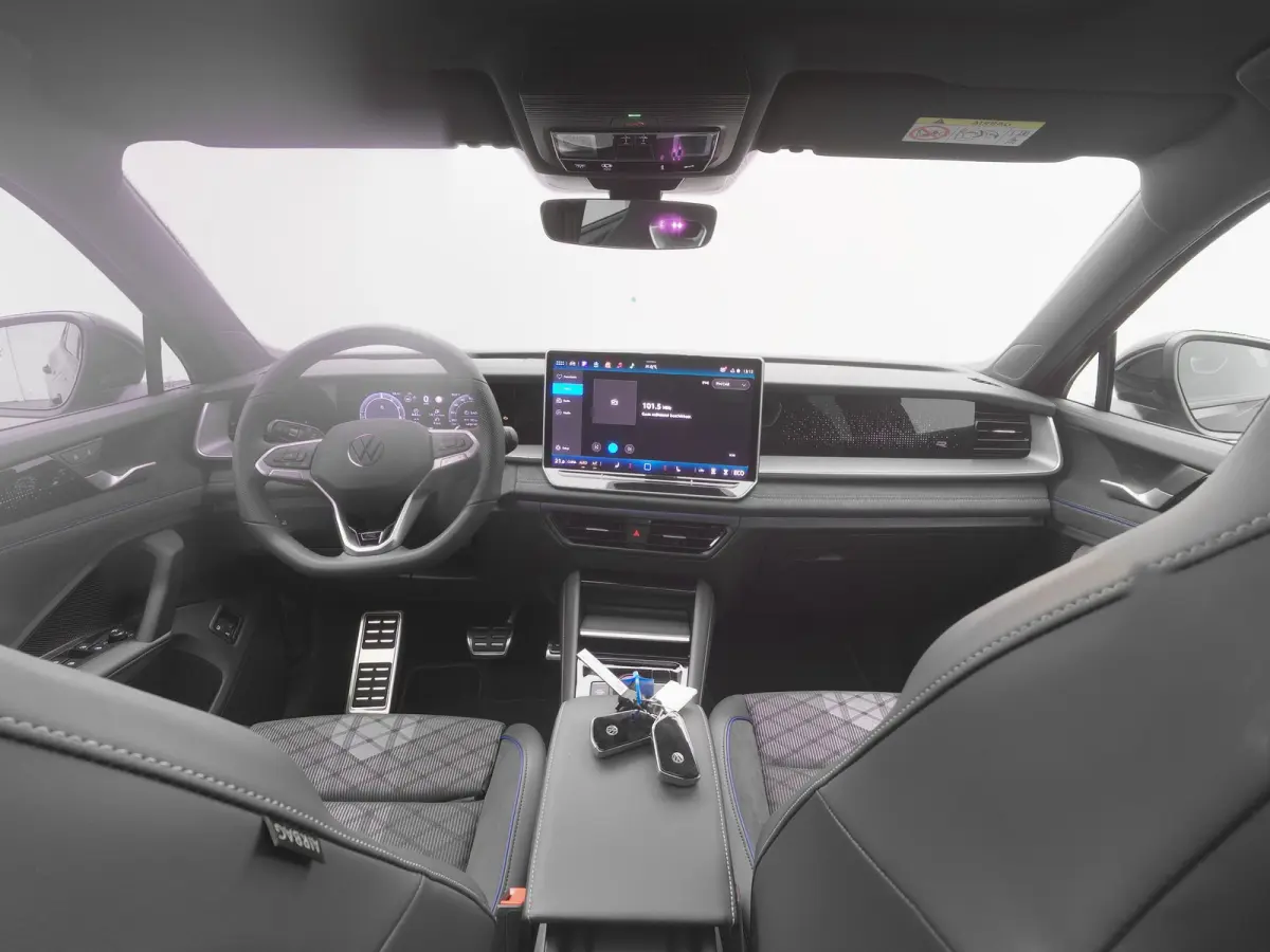 1.5 eHybrid 272 PK R-Line | PANO | 360° | ADAPTIVE | HUD | STOEL- EN STUURVERW. | TREKHAAK