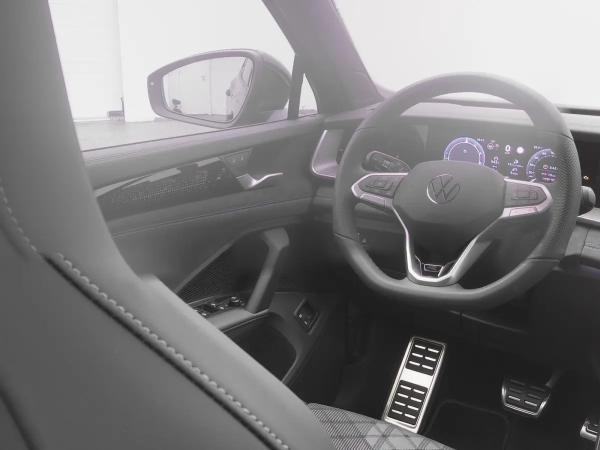 1.5 eHybrid 272 PK R-Line | PANO | 360° | ADAPTIVE | HUD | STOEL- EN STUURVERW. | TREKHAAK