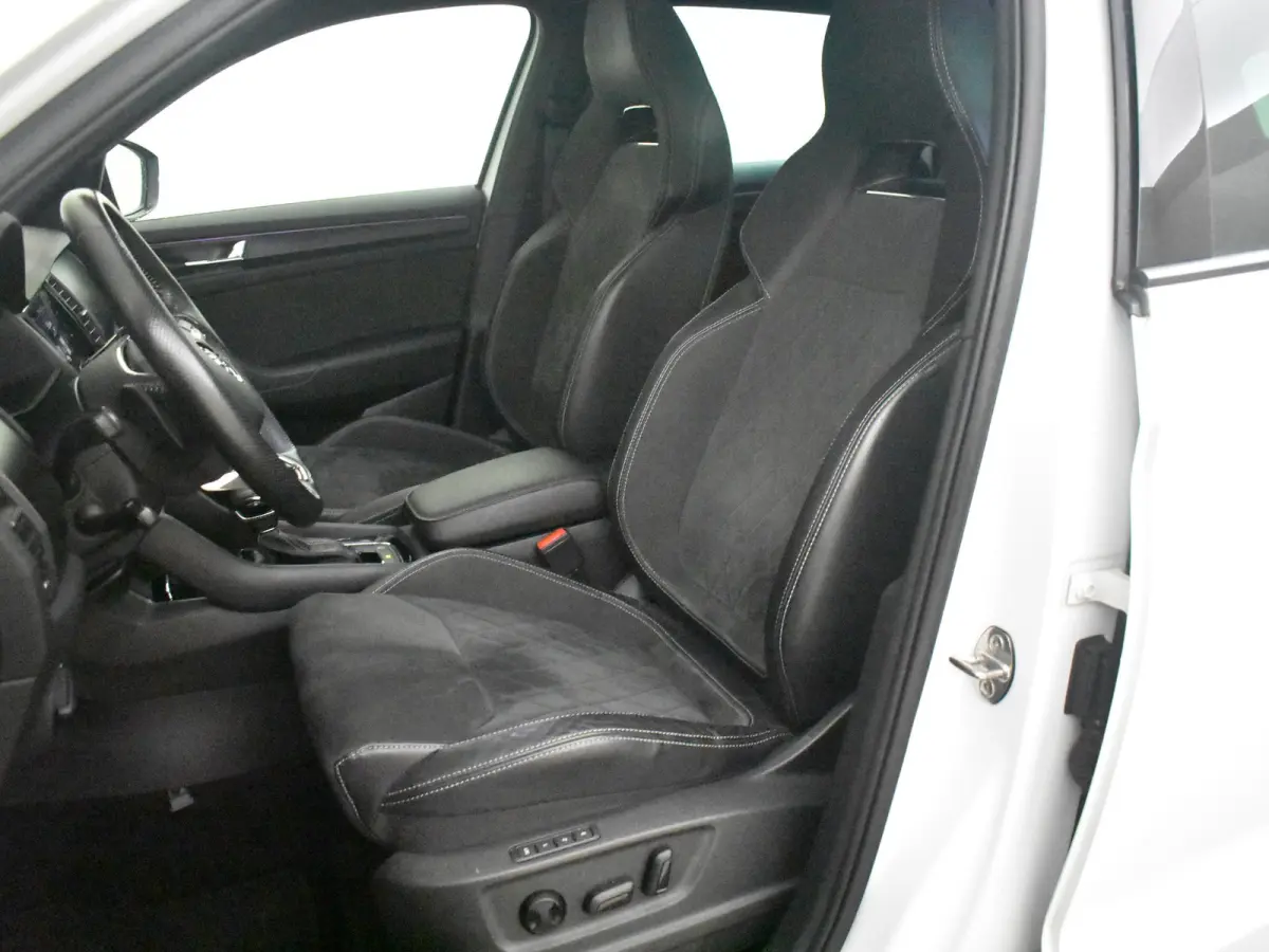 1.5 TSI Sportline Business 7p. l Canton Sound l Elekt. Stoel incl Memory l Side Assist l Elektr. Klep l Panoramadak l Alcantara l Navigatie l