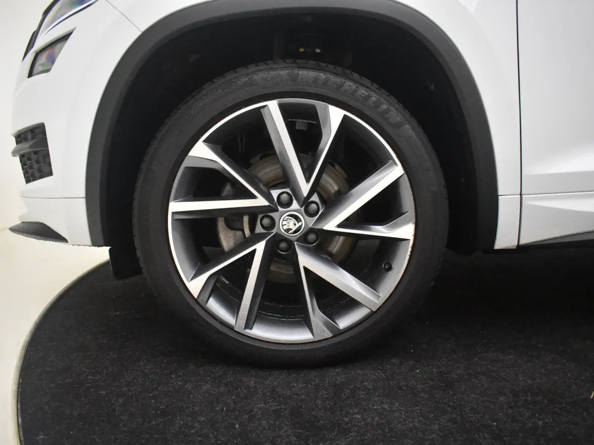 1.5 TSI Sportline Business 7p. l Canton Sound l Elekt. Stoel incl Memory l Side Assist l Elektr. Klep l Panoramadak l Alcantara l Navigatie l