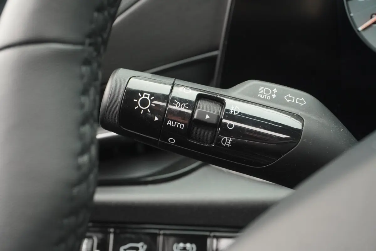 1.6 GDi Hybrid ExecutiveLine / H&K-Audio / Leder / Stoel&Stuurverw.verkoel. / HUD / Pano-Dak / ACC / 18" / = DEALER OND!!