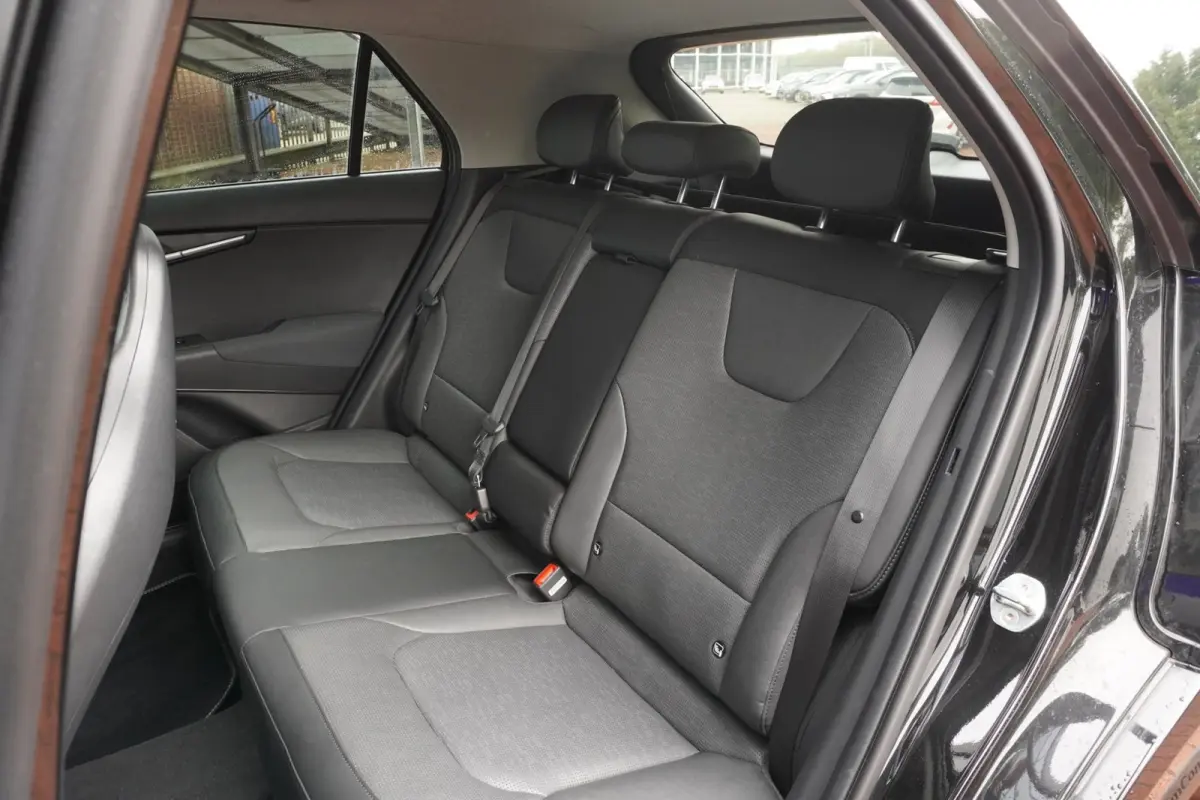 1.6 GDi Hybrid ExecutiveLine / H&K-Audio / Leder / Stoel&Stuurverw.verkoel. / HUD / Pano-Dak / ACC / 18" / = DEALER OND!!