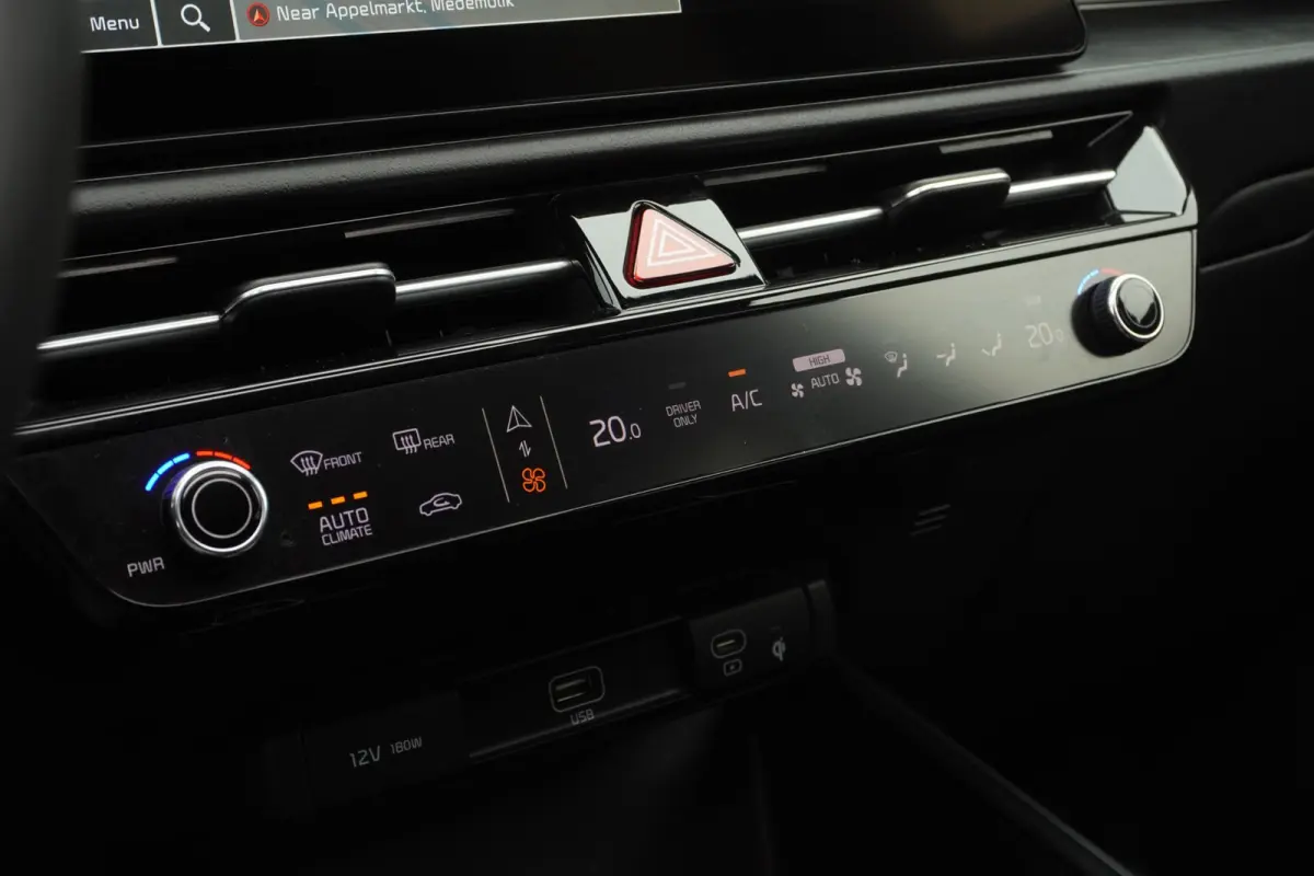 1.6 GDi Hybrid ExecutiveLine / H&K-Audio / Leder / Stoel&Stuurverw.verkoel. / HUD / Pano-Dak / ACC / 18" / = DEALER OND!!