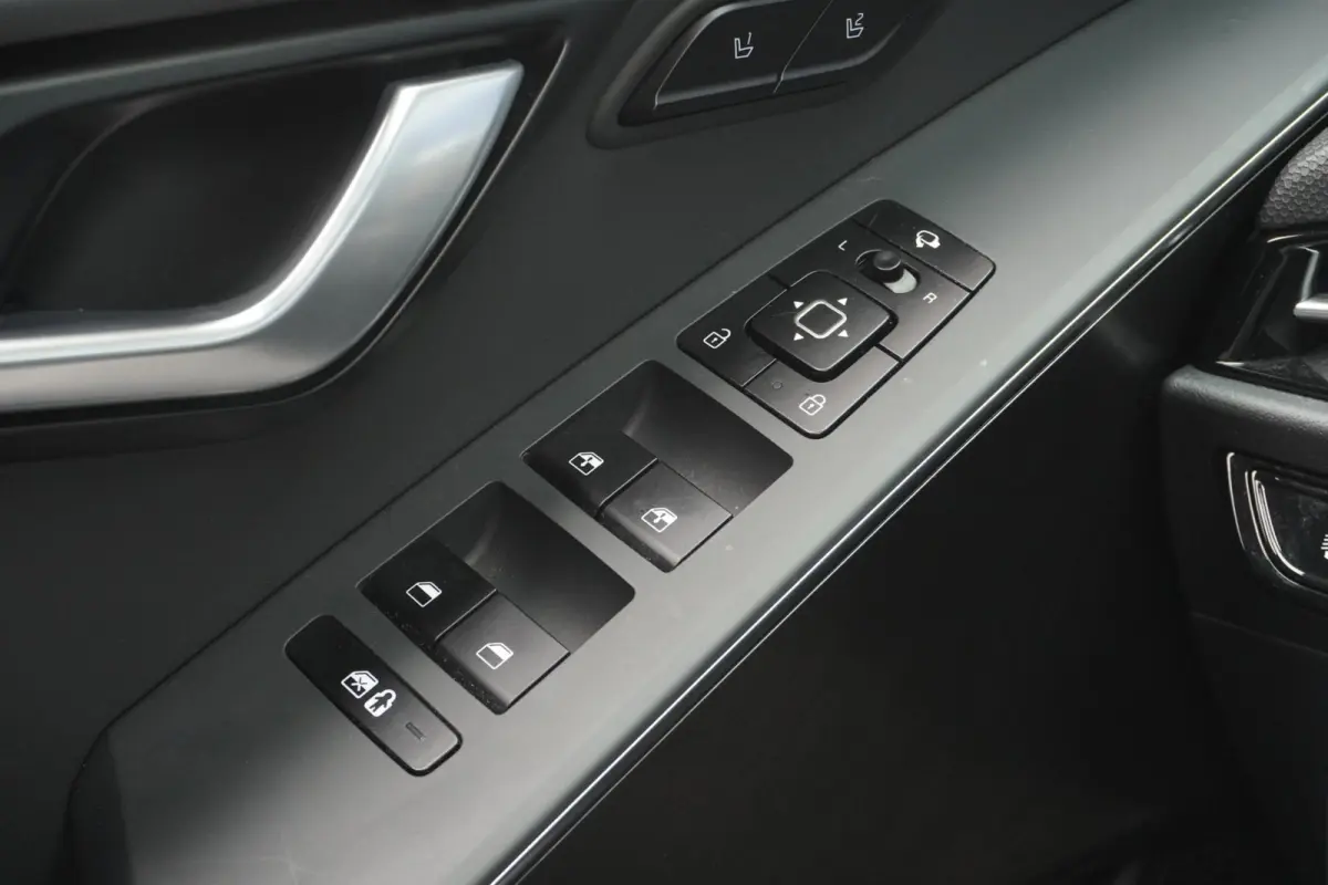 1.6 GDi Hybrid ExecutiveLine / H&K-Audio / Leder / Stoel&Stuurverw.verkoel. / HUD / Pano-Dak / ACC / 18" / = DEALER OND!!