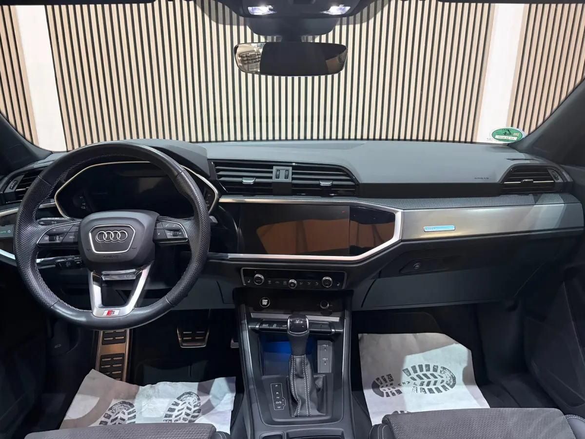 45 TFSI e S Edition S EDITION | PANORAMADAK | ADAPTIVE CRUISE | MATRIX-LED | | AMBIANCE INTERIEUR
