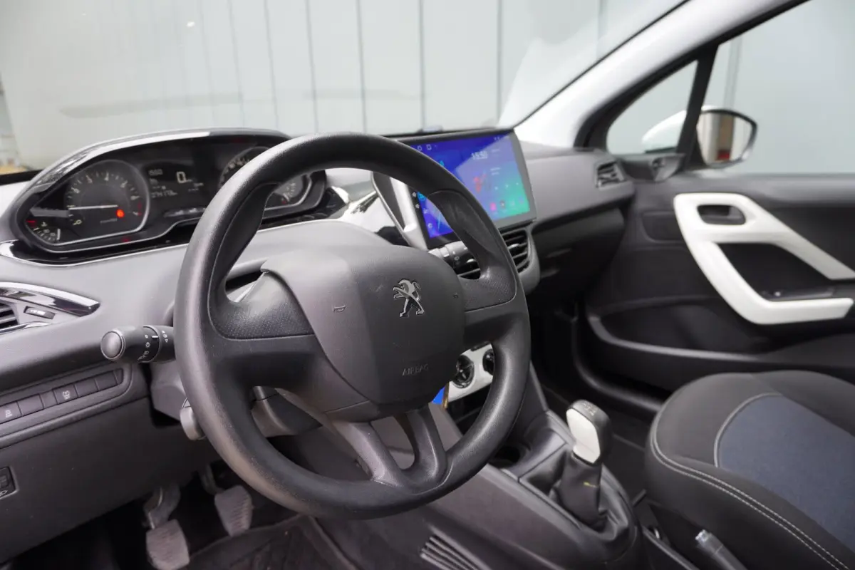 1.2 PureTech Like 5deurs | 74.000KM | CarPlay | Elek. Pakket | Vol opties | Inruil mogelijk