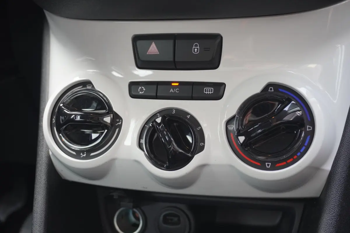 1.2 PureTech Like 5deurs | 74.000KM | CarPlay | Elek. Pakket | Vol opties | Inruil mogelijk