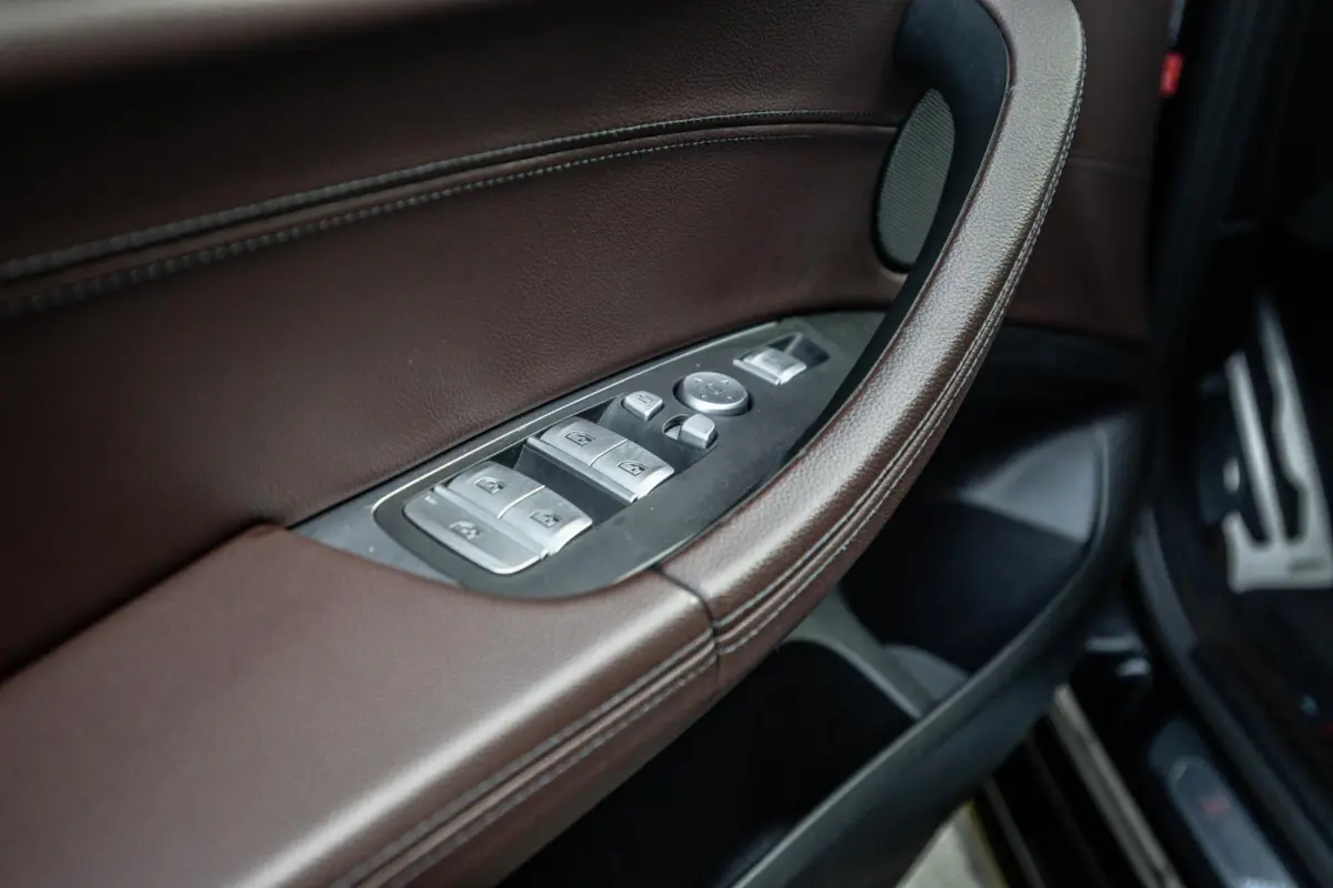 M40i High Executive