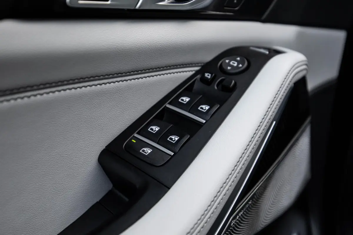 xDrive50e