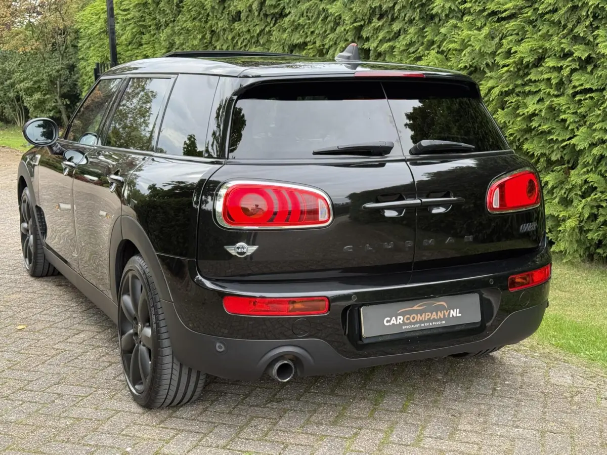 Cooper| AUT|Black- on- black|Pano dak|H/K Audio