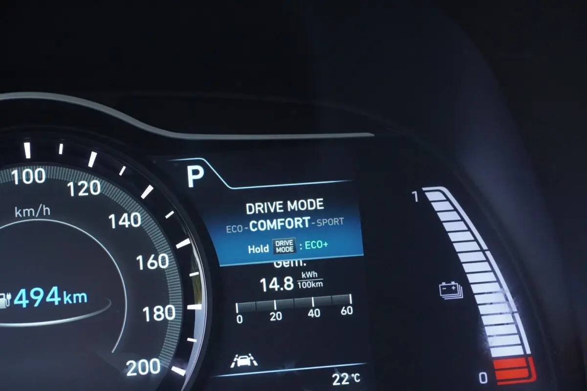 EV Fashion 64 kWh SOH100% / HUD / Camera / Krell / Trekhaak / SOH100% / WLTP actieradius 481KM DECEMBER 2020