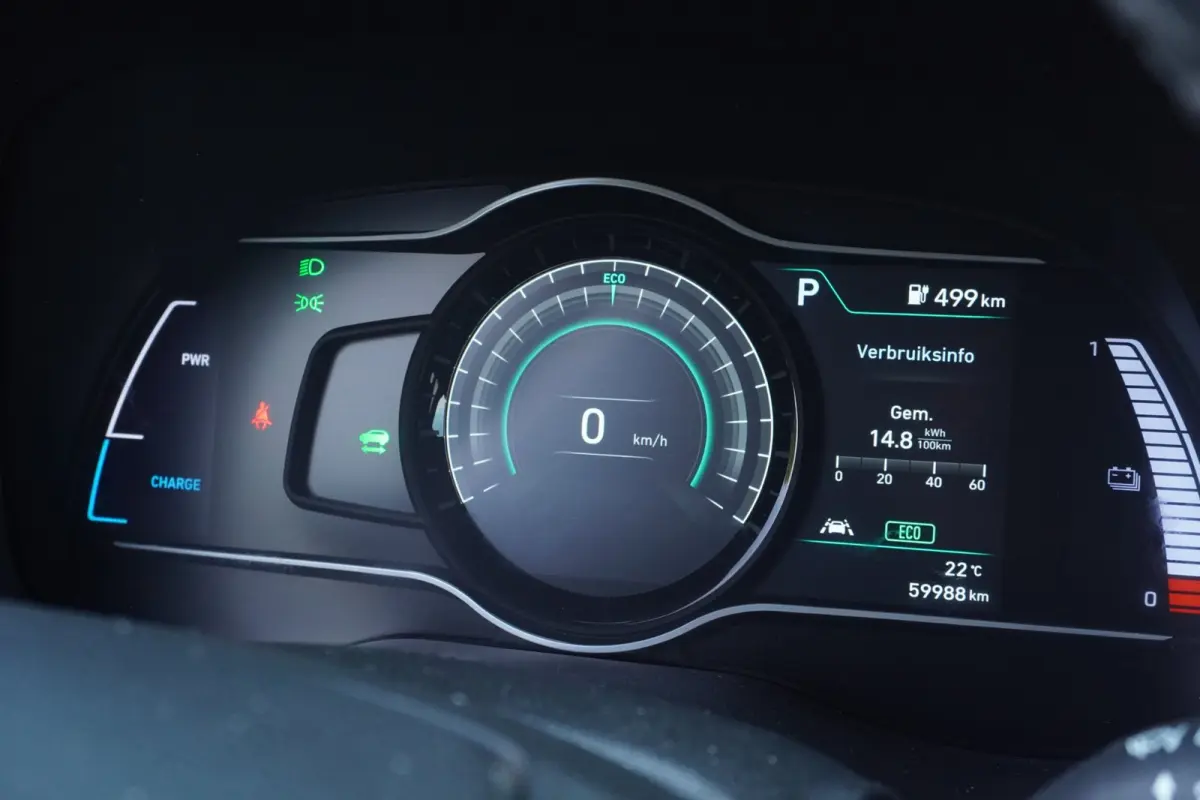 EV Fashion 64 kWh SOH100% / HUD / Camera / Krell / Trekhaak / SOH100% / WLTP actieradius 481KM DECEMBER 2020