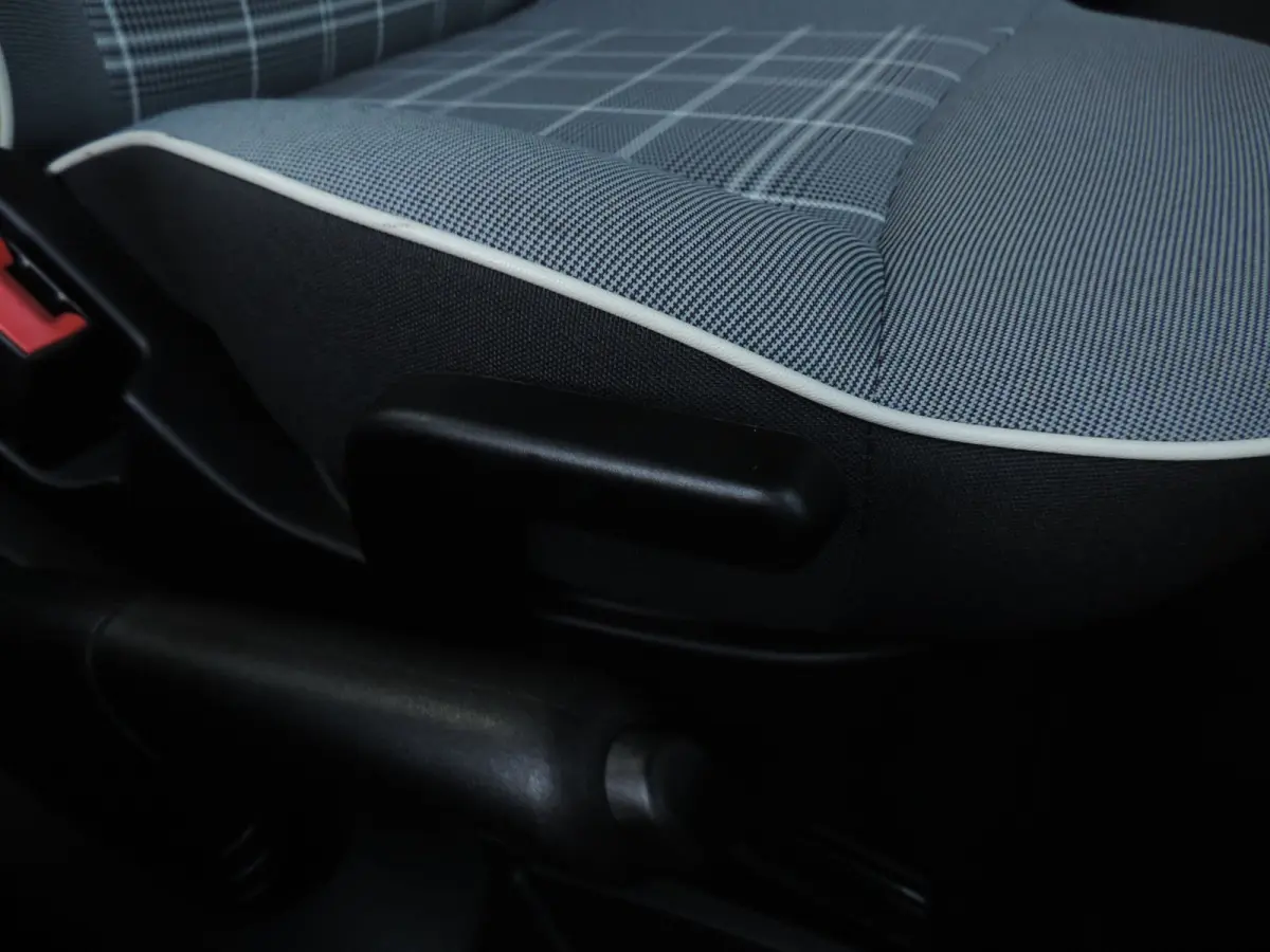 1.2 Star 26.000km | 4 cilinder | ECC | PDC | 15” Allseason | CarPlay | Cruise contr | Bluetooth