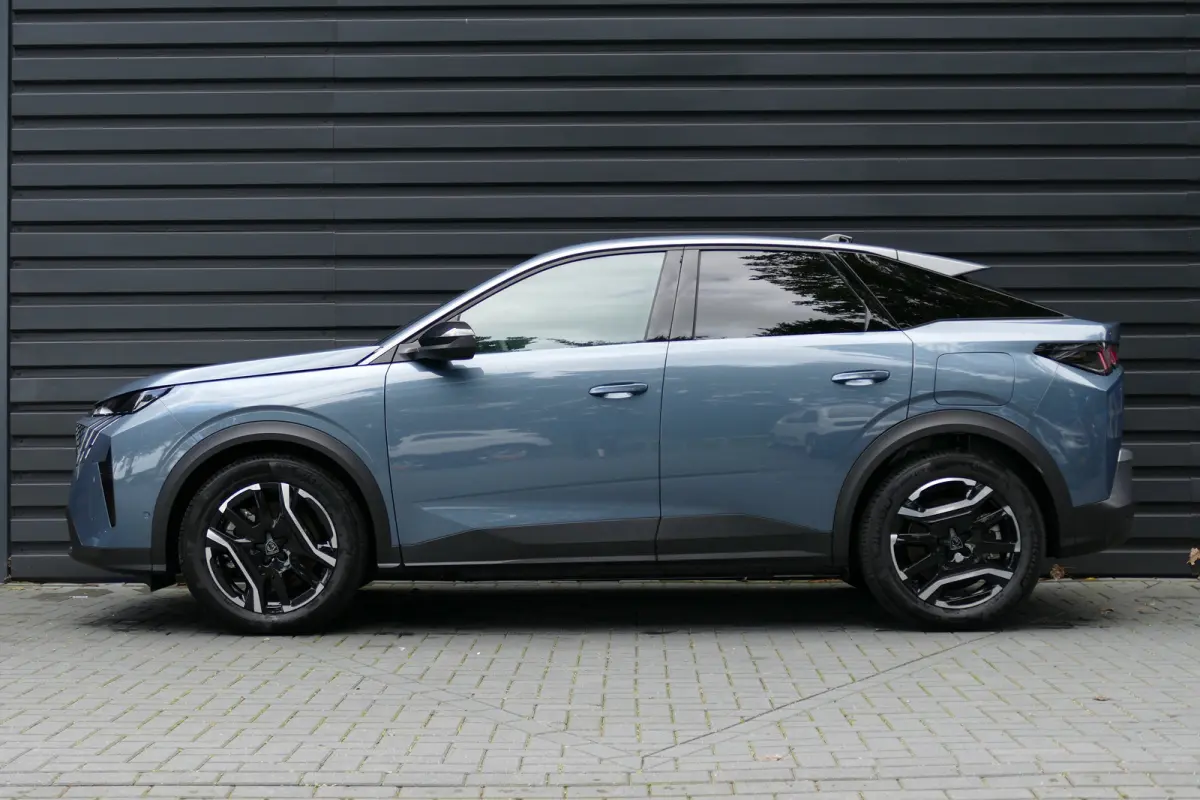 Allure | Elektrische parkeerrem | Extra getinte achterste zijruiten en achterruit