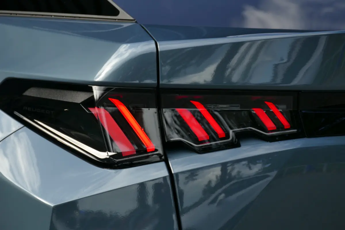 Allure | Elektrische parkeerrem | Extra getinte achterste zijruiten en achterruit