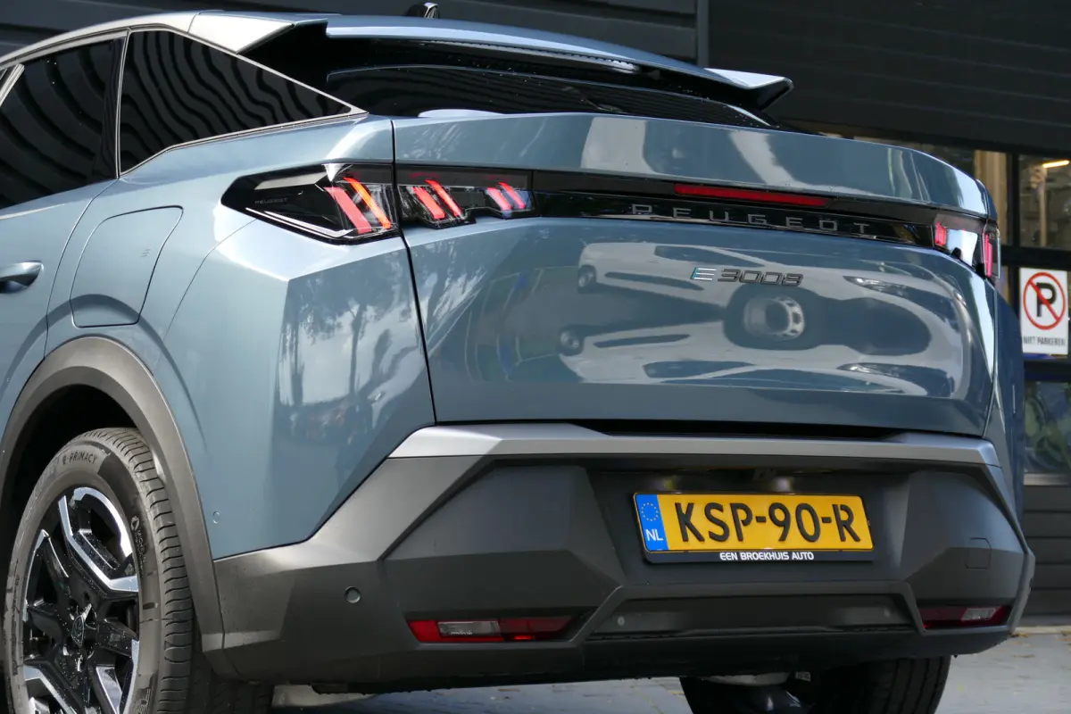 Allure | Elektrische parkeerrem | Extra getinte achterste zijruiten en achterruit