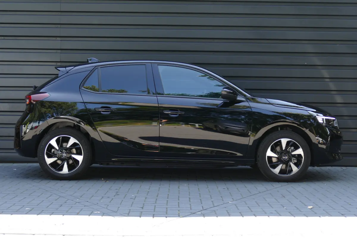 EV LONG RANGE 156PK 51KWH GS AUTOMAAT / CAMERA / STOEL-STUURVERWARMING / 8 JAAR GARANTIE / KEYLESS / FULL-LED / 16"LMV / NAVI / CLIMA / PDC / BLUETOOTH / CRUISECONTROL / 1E EIGENAAR / SCHITT