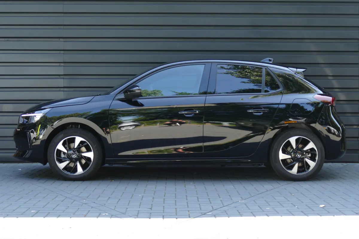 EV LONG RANGE 156PK 51KWH GS AUTOMAAT / CAMERA / STOEL-STUURVERWARMING / 8 JAAR GARANTIE / KEYLESS / FULL-LED / 16"LMV / NAVI / CLIMA / PDC / BLUETOOTH / CRUISECONTROL / 1E EIGENAAR / SCHITT