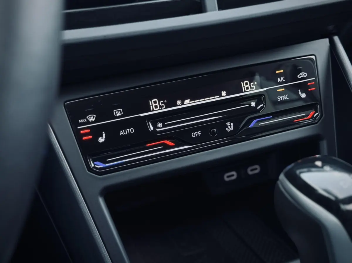 1.0 TSI Style I.Q|Pano|Keyless|Camera|ACC|