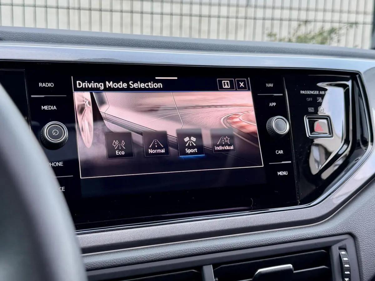 1.0 TSI Style I.Q|Pano|Keyless|Camera|ACC|