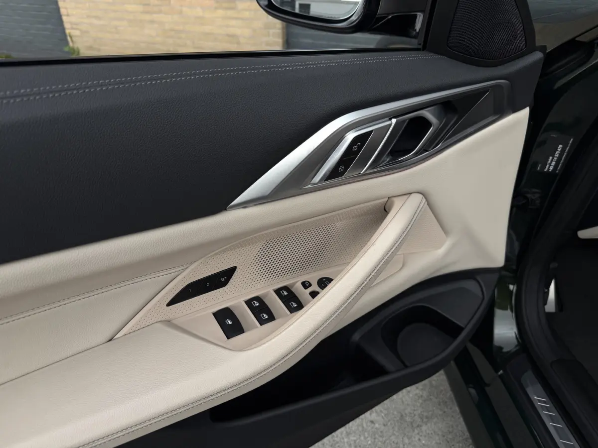 M440i xDrive l Trekhaak l Head-Up l Driving Assist Prof l Nekverwarming l Top View