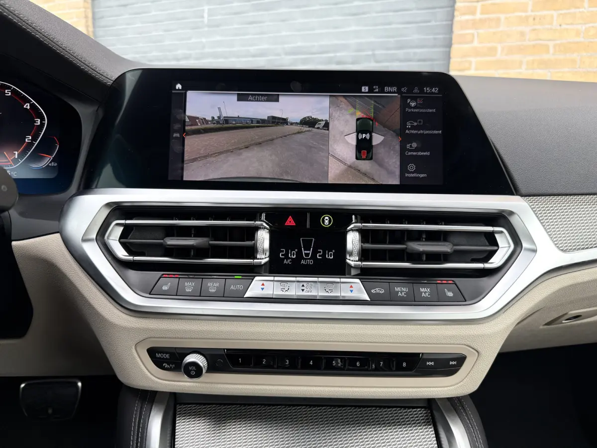 M440i xDrive l Trekhaak l Head-Up l Driving Assist Prof l Nekverwarming l Top View