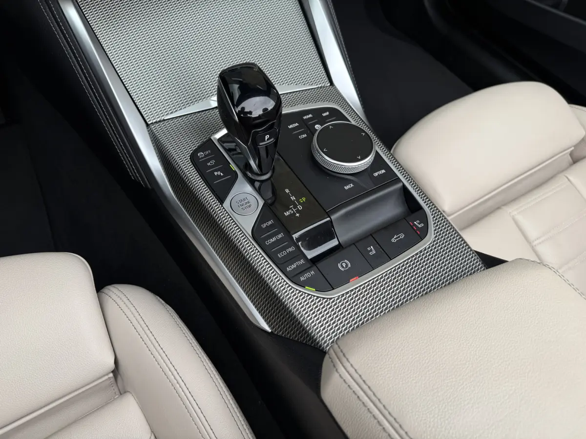 M440i xDrive l Trekhaak l Head-Up l Driving Assist Prof l Nekverwarming l Top View