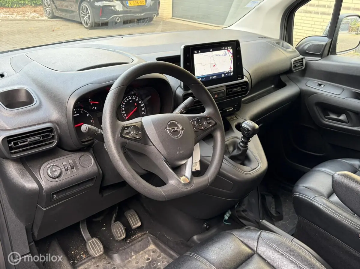 1.5D L2H1 Edition 9.950 ex btw / Lederen bekleding / clima / camera / fm nav