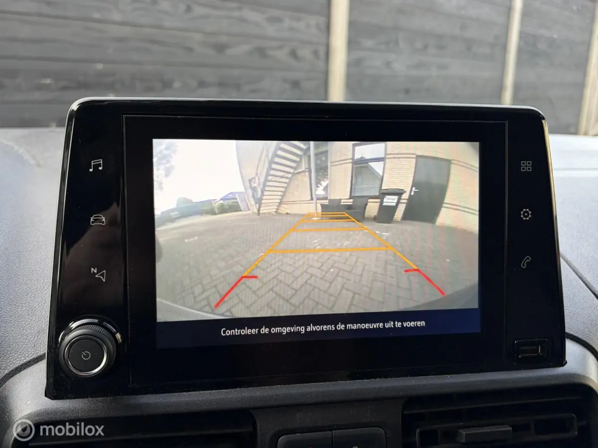 1.5D L2H1 Edition 9.950 ex btw / Lederen bekleding / clima / camera / fm nav