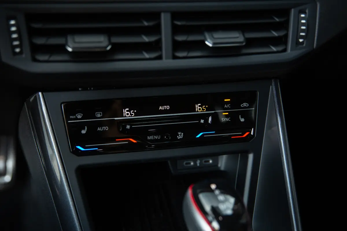 2.0 TSI GTI , Adap. Cruise, Stoelverwarming, IQ-Light, Side Assist