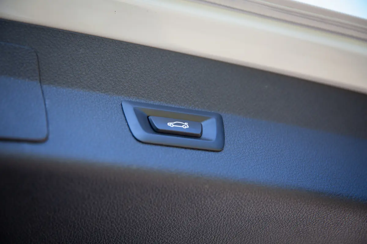 220i 7p. High Executive , Pano, Head-up Display, Sportstoelen, Trekhaak