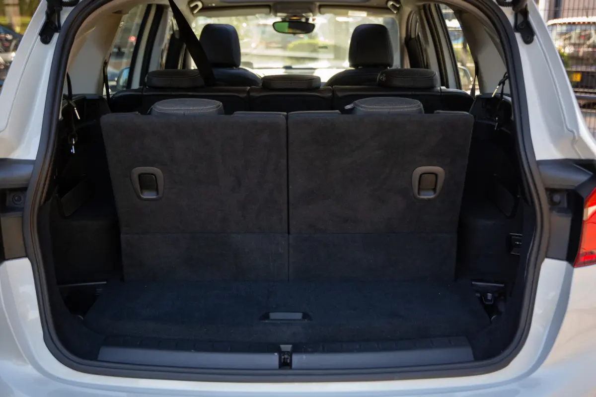 220i 7p. High Executive , Pano, Head-up Display, Sportstoelen, Trekhaak