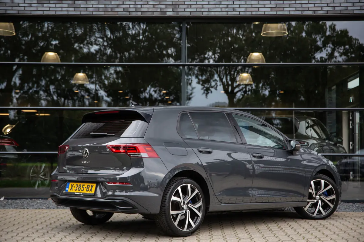 1.4 eHybrid Style , Massage, Memory, Stoel/stuurverwarming, Carplay