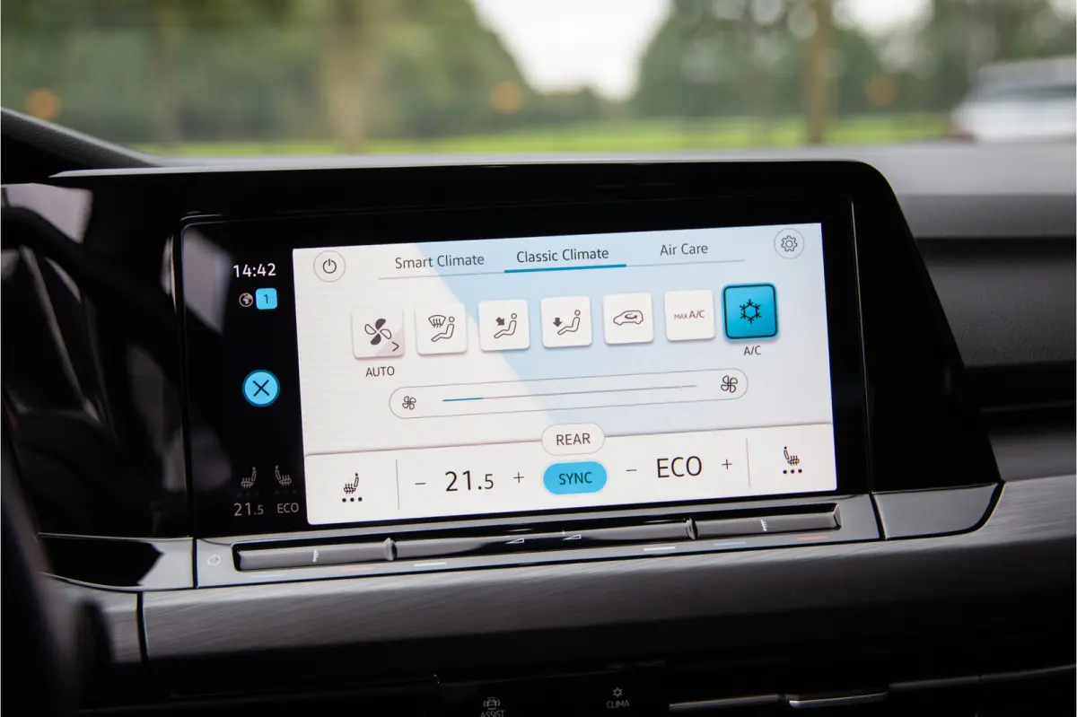 1.4 eHybrid Style , Massage, Memory, Stoel/stuurverwarming, Carplay