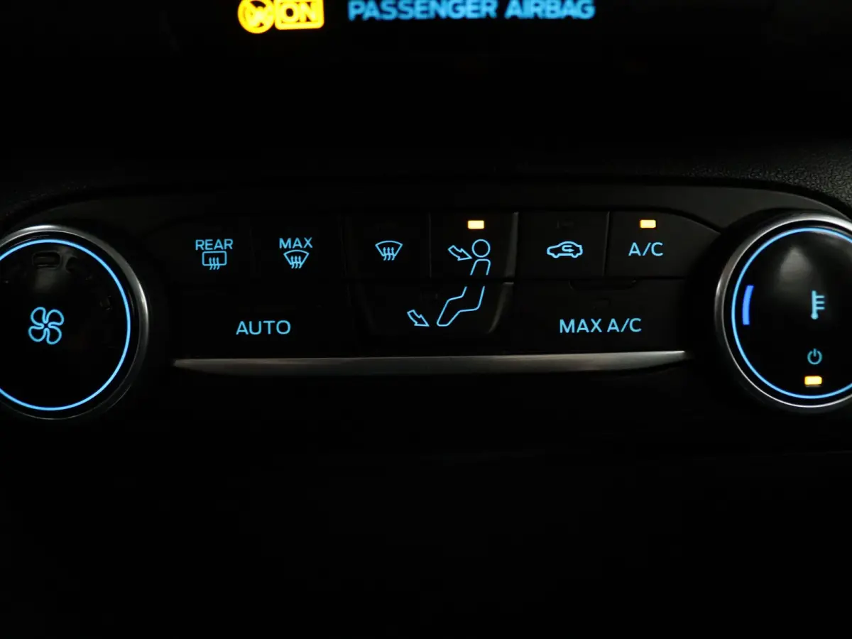 100pk EcoBoost Titanium Camera | Cruise | Navi | Parkeersens. v+a