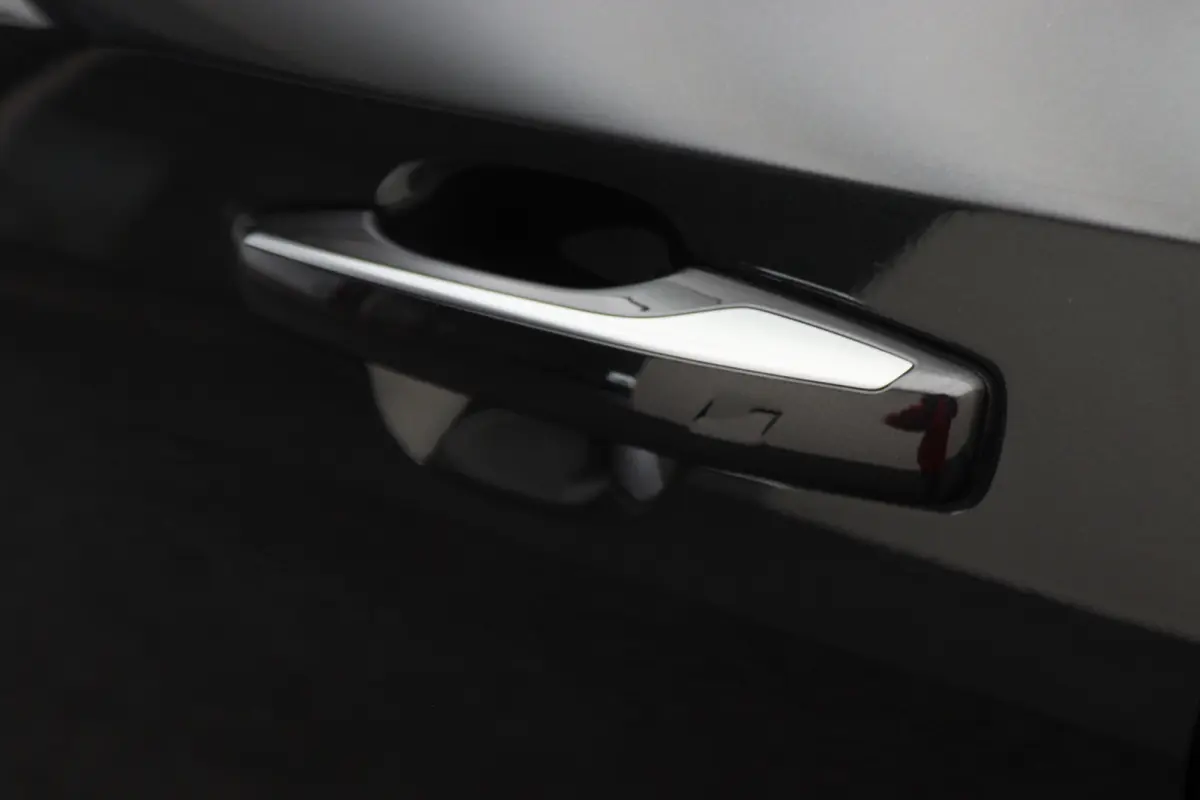 1.5 Plug-in Hybrid 360° Camera, Panoramadak, Zwarte hemel, ACC, Apple Carplay, Infinity Sound, DAB, 20''