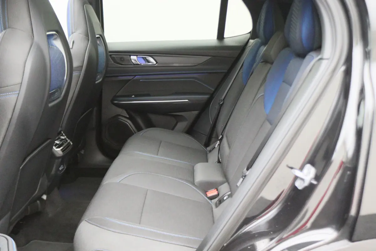 1.5 Plug-in Hybrid 360° Camera, Panoramadak, Zwarte hemel, ACC, Apple Carplay, Infinity Sound, DAB, 20''