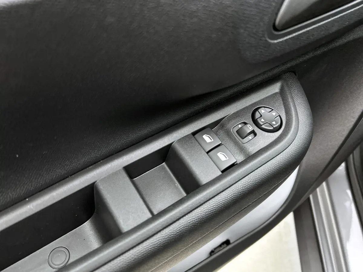 1.2 You 100pk | Airco | Parkeersensoren Achter | Bluetooth | LED Koplampen | Stuurwiel Multifunctioneel |