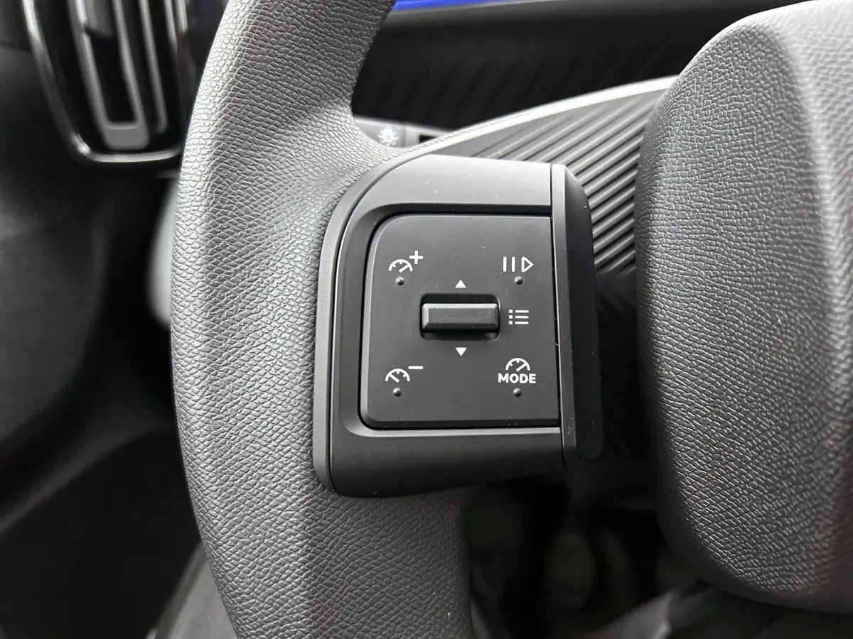1.2 You 100pk | Airco | Parkeersensoren Achter | Bluetooth | LED Koplampen | Stuurwiel Multifunctioneel |
