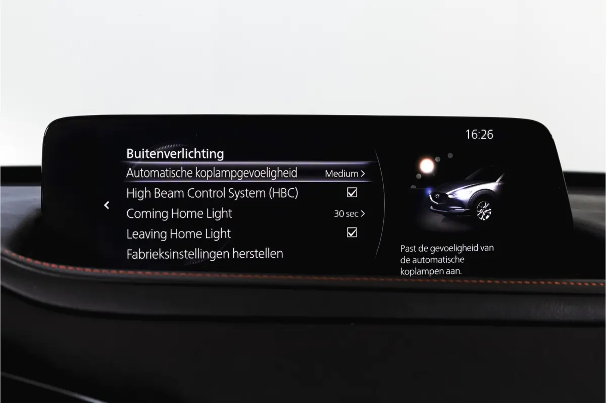 2.0 e-SkyActiv-X 186 PK M Hybrid Nagisa Org. NL. | Adapt. Cruise | Trekhaak | Stoelverw. | PDC | Camera | NAV + App. Connect | ECC | Bose | Elek. Klep | LM 18" |