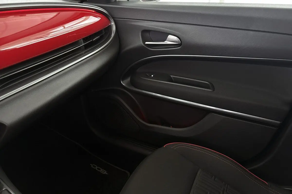 RED 54 kWh Apple CarPlay Climate Control SOH 95%