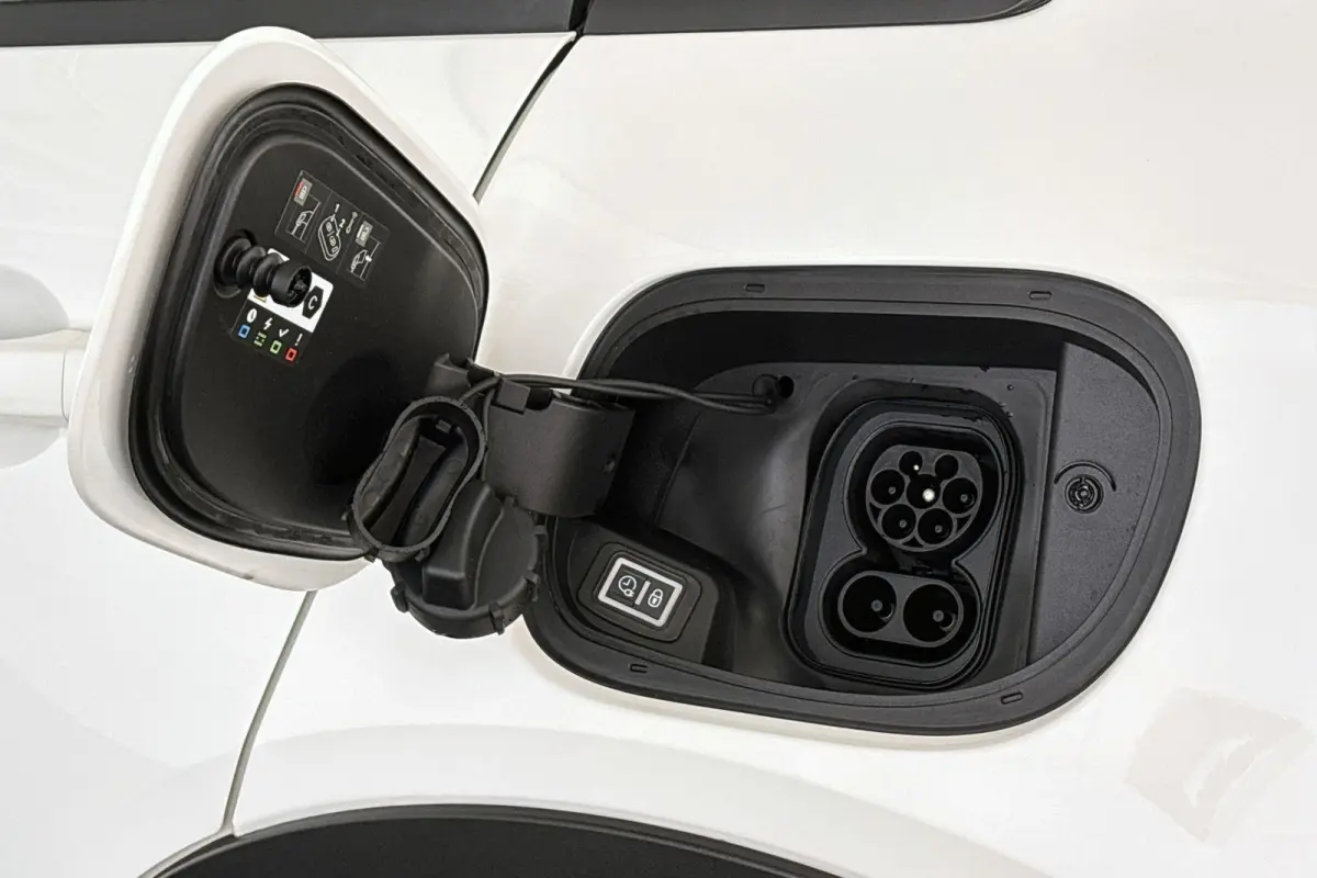 RED 54 kWh Apple CarPlay Climate Control SOH 95%