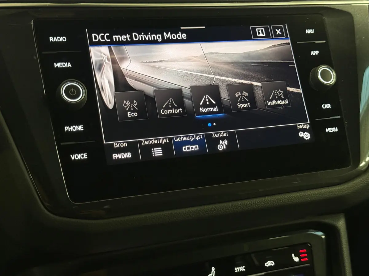 1.4 TSI eHybrid R-Line Business+ Pano Leder Keyless Memory Sfeer