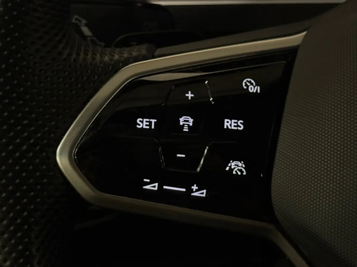 1.4 TSI eHybrid R-Line Business+ Pano Leder Keyless Memory Sfeer