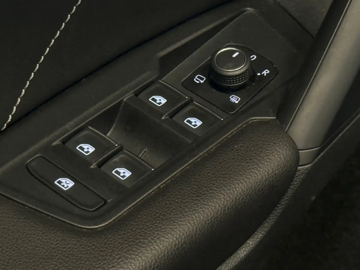 1.4 TSI eHybrid R-Line Business+ Pano Leder Keyless Memory Sfeer