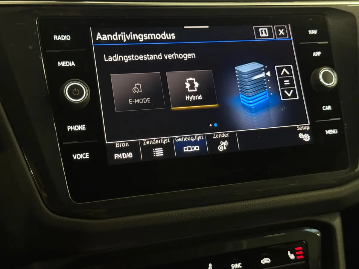 1.4 TSI eHybrid R-Line Business+ Pano Leder Keyless Memory Sfeer