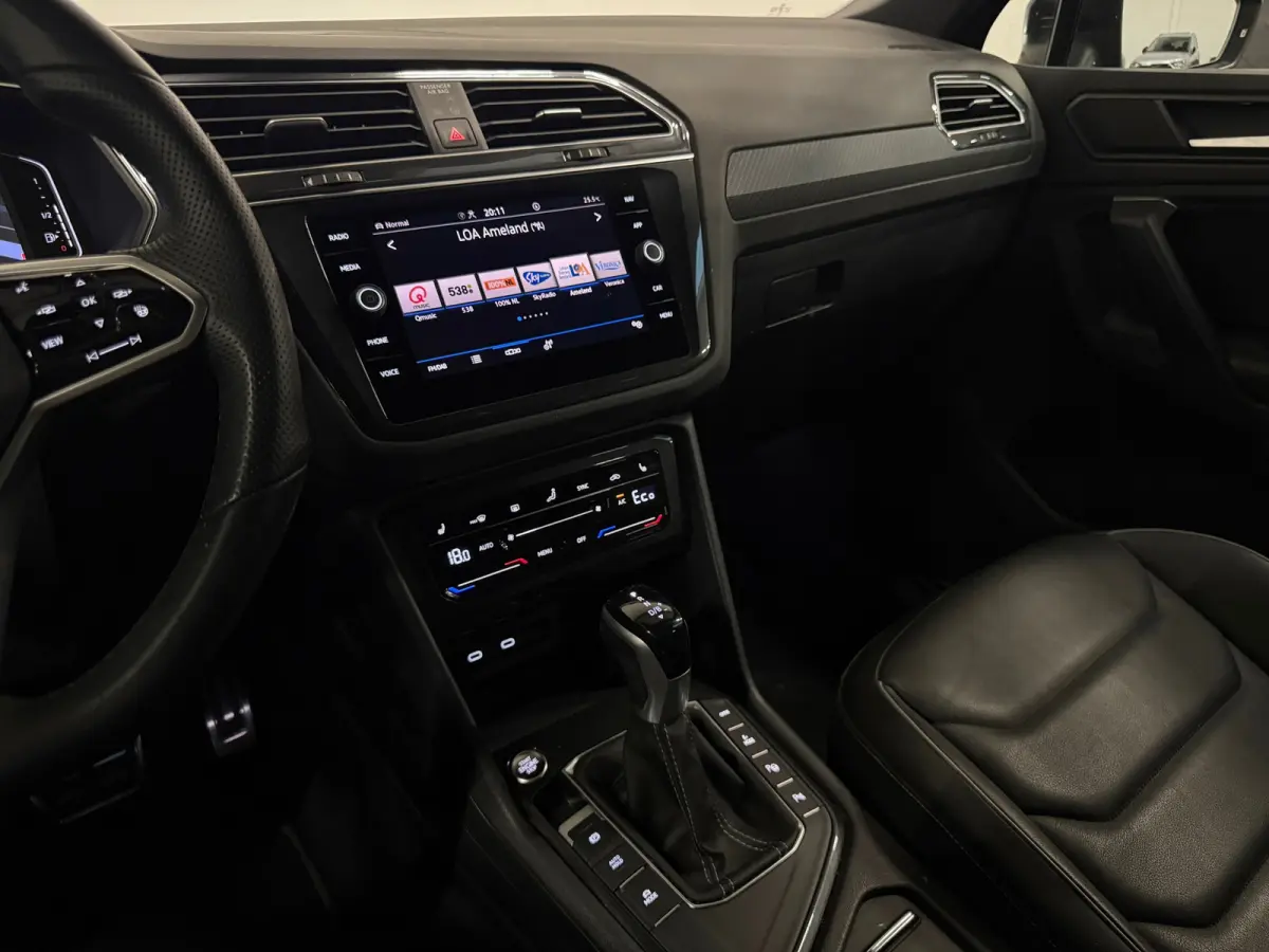 1.4 TSI eHybrid R-Line Business+ Pano Leder Keyless Memory Sfeer