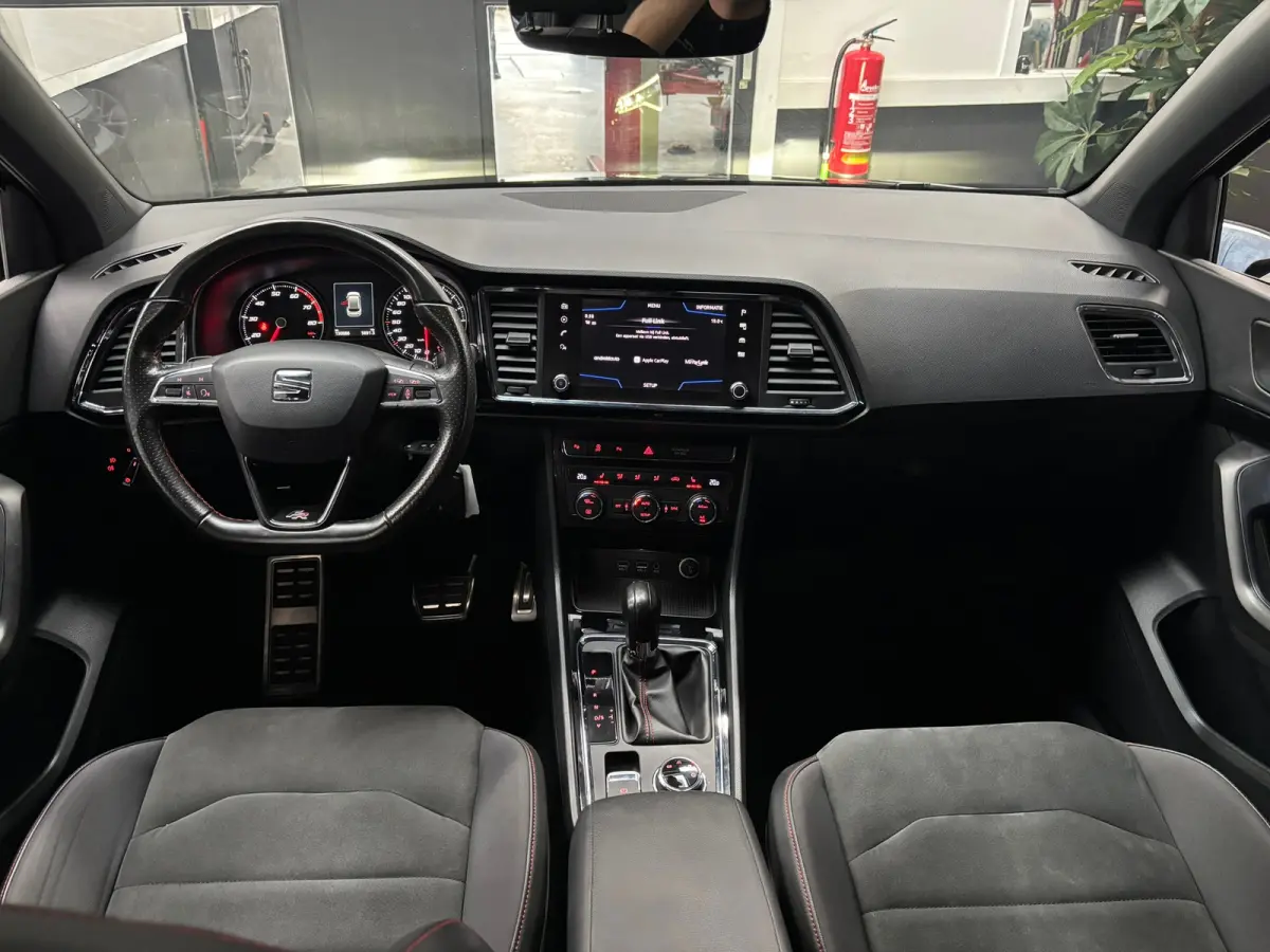 1.5 TSI FR Business Intense / Camera / Carplay / Trekhaak