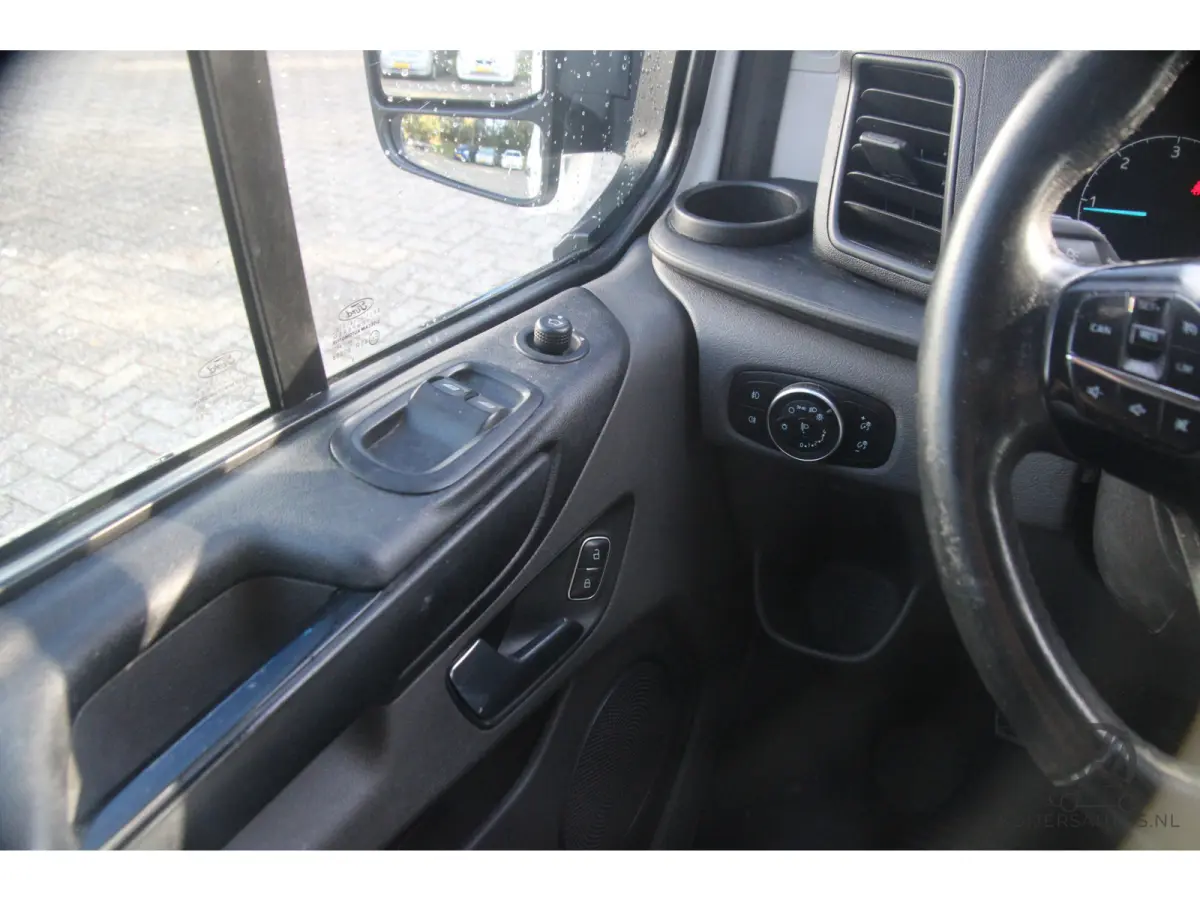 300 2.0 TDCI L2H1 Limited | Trekhaak | Cruise | EURO 6 | Camera |